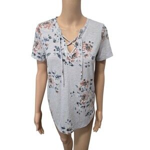 Maurices medium gray short sleeve ribbed floral v-neck boho top blouse cute edgy